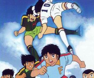 yapboz Fotbalistů ve fotbalovém utkání od kapitána Tsubasa